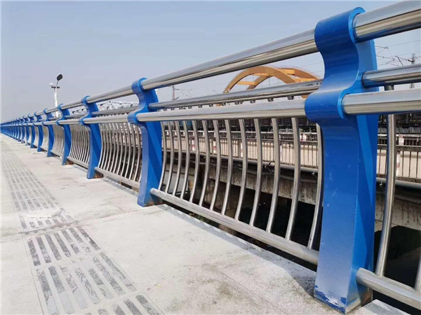 龙潭304不锈钢复合管护栏的生产工艺揭秘